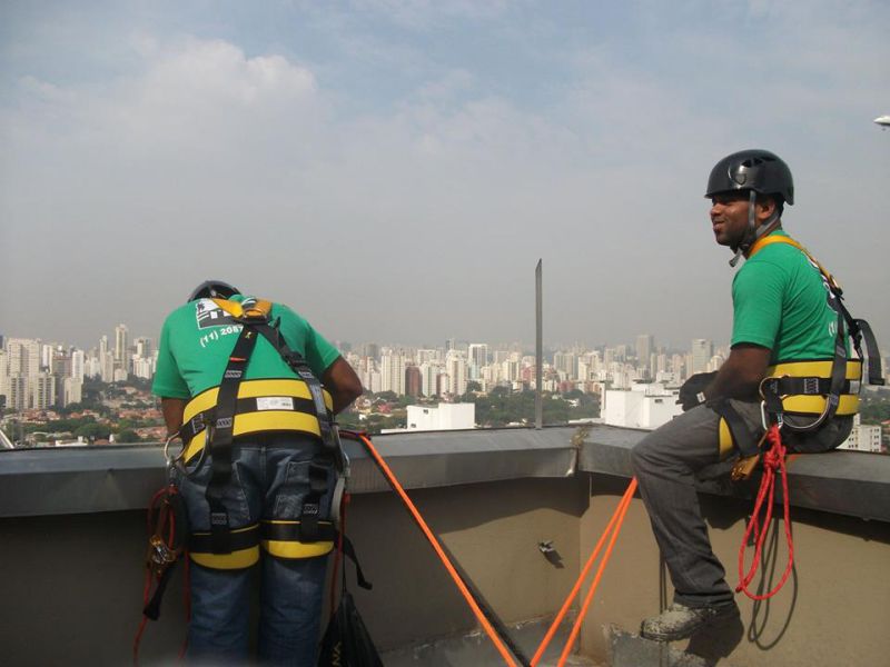 Treinamento para trabalho em altura em Guarujá - SCL Engenharia